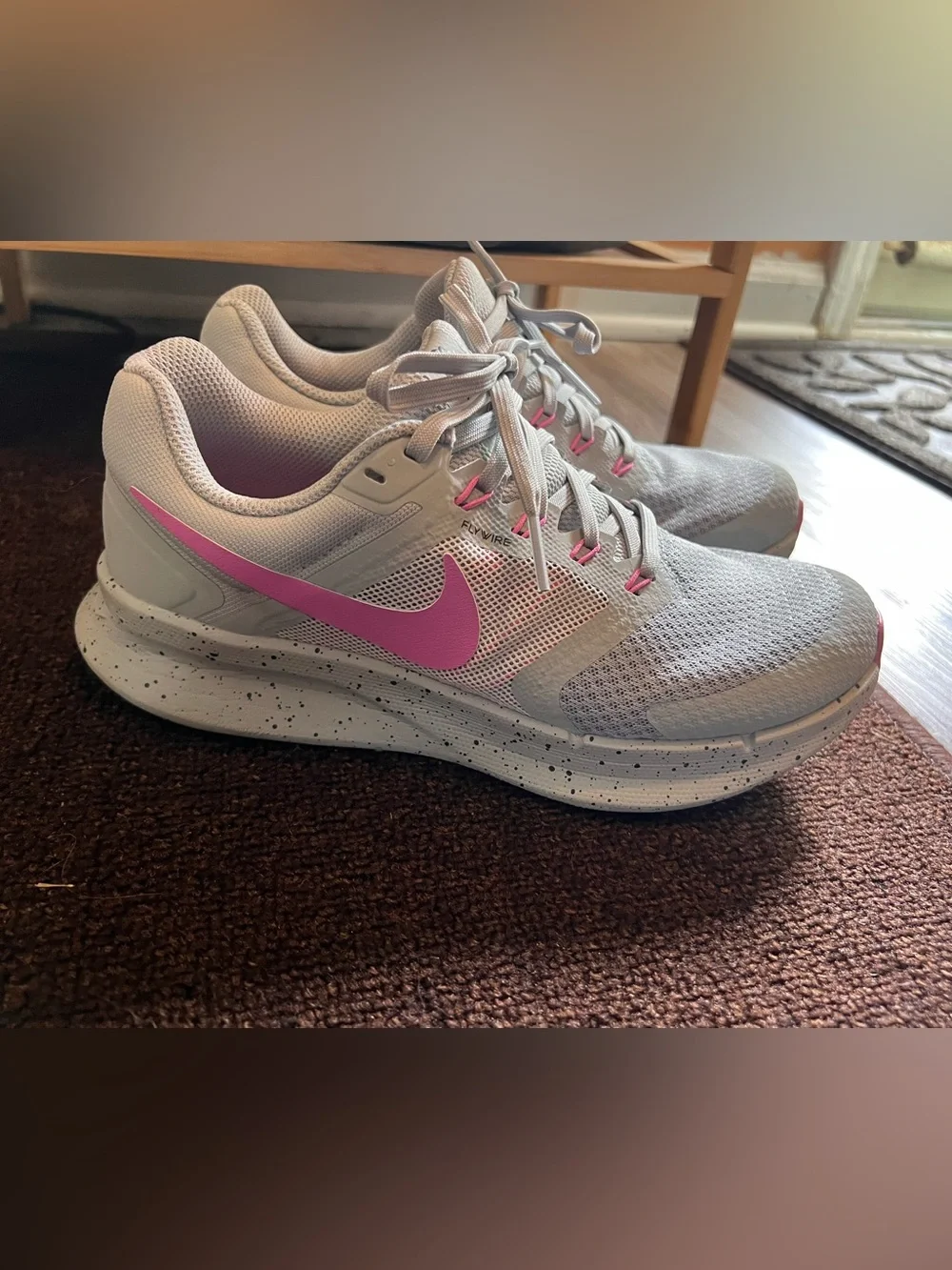 Nike Women's Light Gray and Pink Running Sneakers